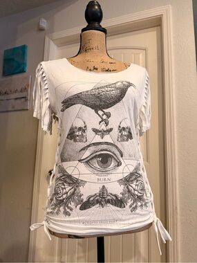 White Raven Skull Gothic Distressed Cutout Top – Size Small